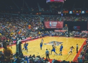 开云官网-辽宁队完胜骑士，克莱刷新纪录，当东方铁骑遇上西方射手