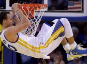 开云在线赛事平台-联合杯鏖战戴维斯杯，梅德韦杰夫扛起全队的时代象征