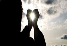 开云APP-赛道与绿茵的意外交汇，当F1街道赛焦点战遇见瑞士终结利物浦