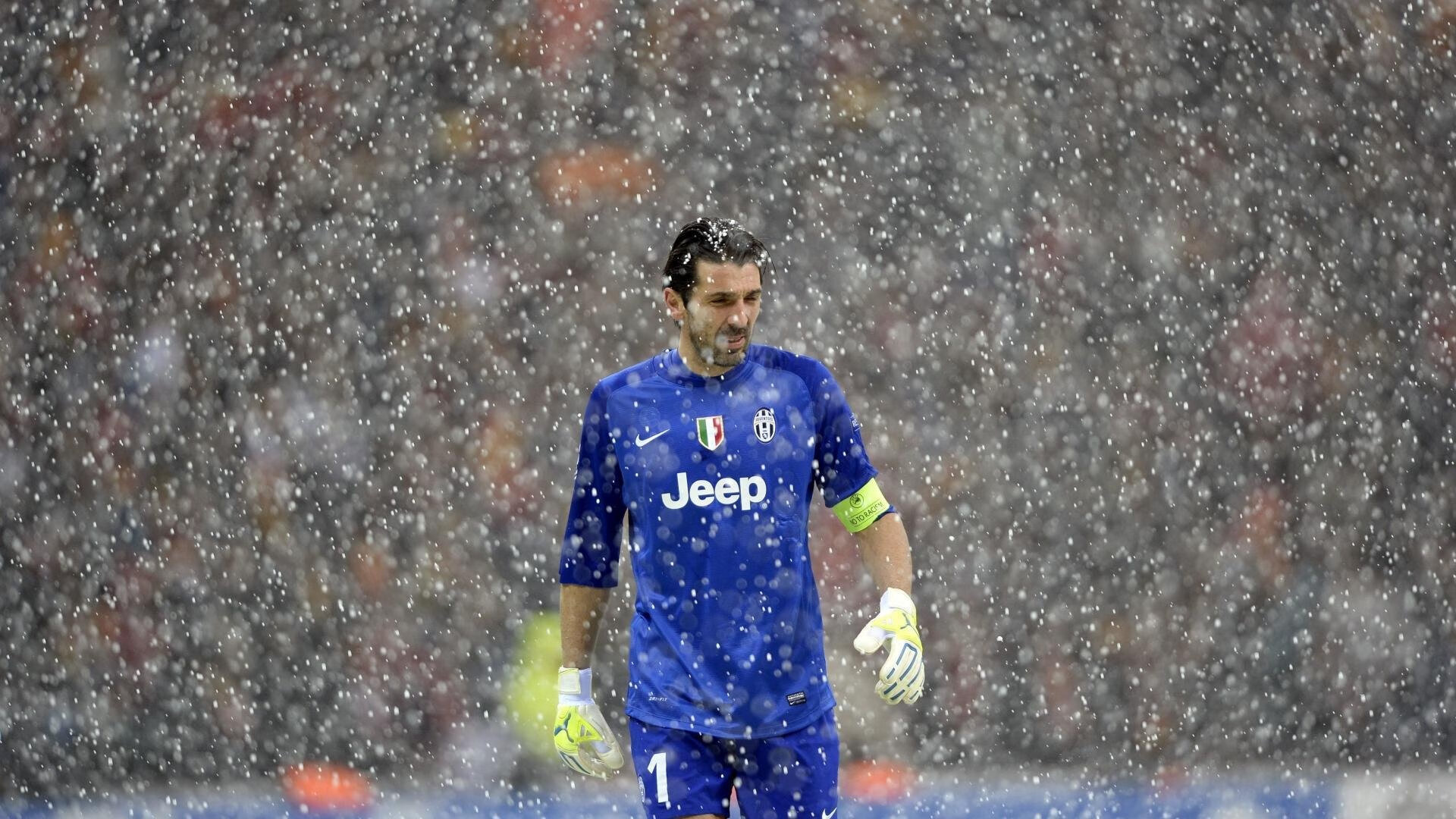 独行侠强势晋级，西亚卡姆赛后评分拉满，一场个人英雄主义与团队韧性的双重奏