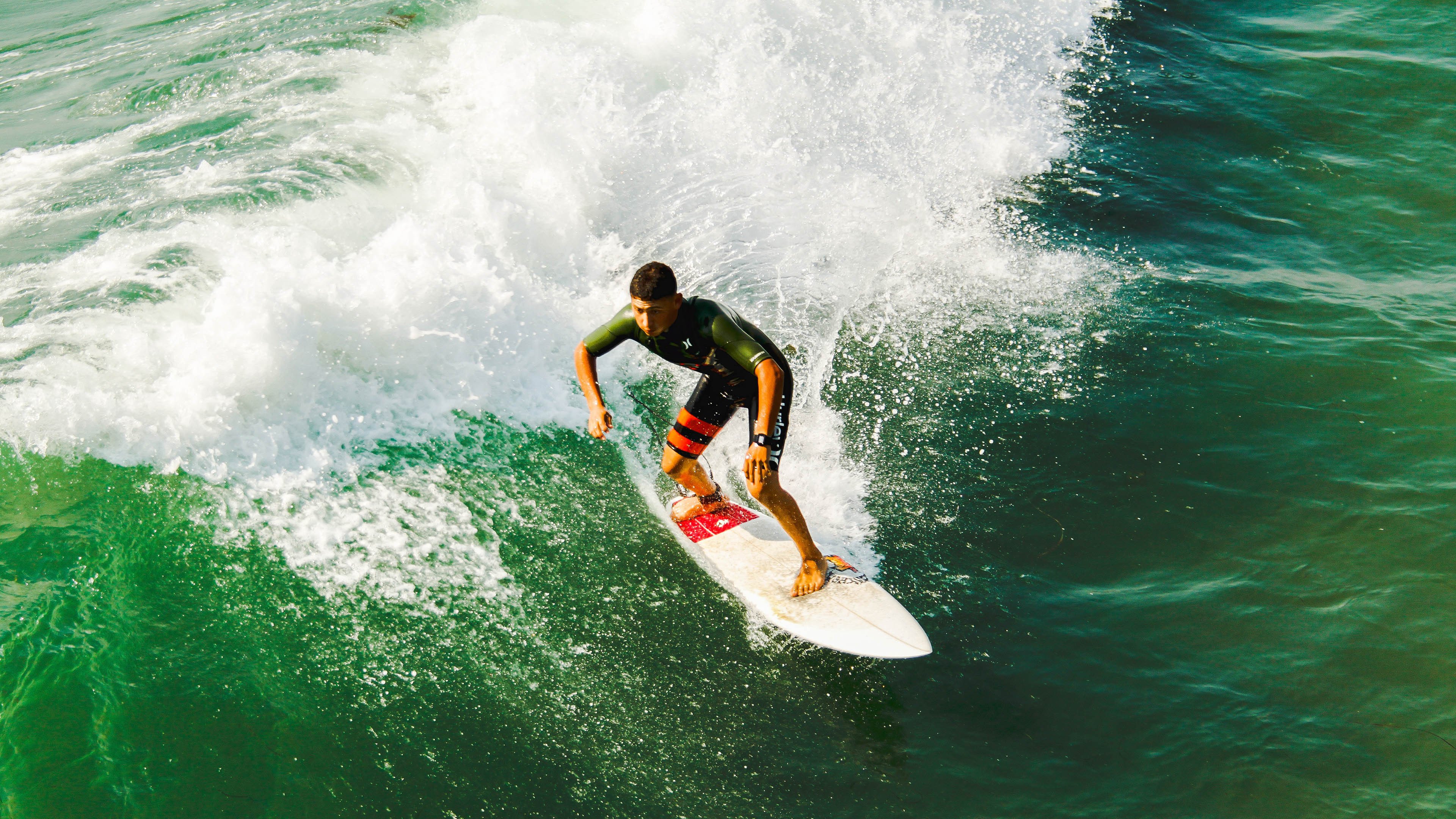 戈麦斯，改写剧本的隐形导演—伊朗对阵喀麦隆中的唯一性叙事