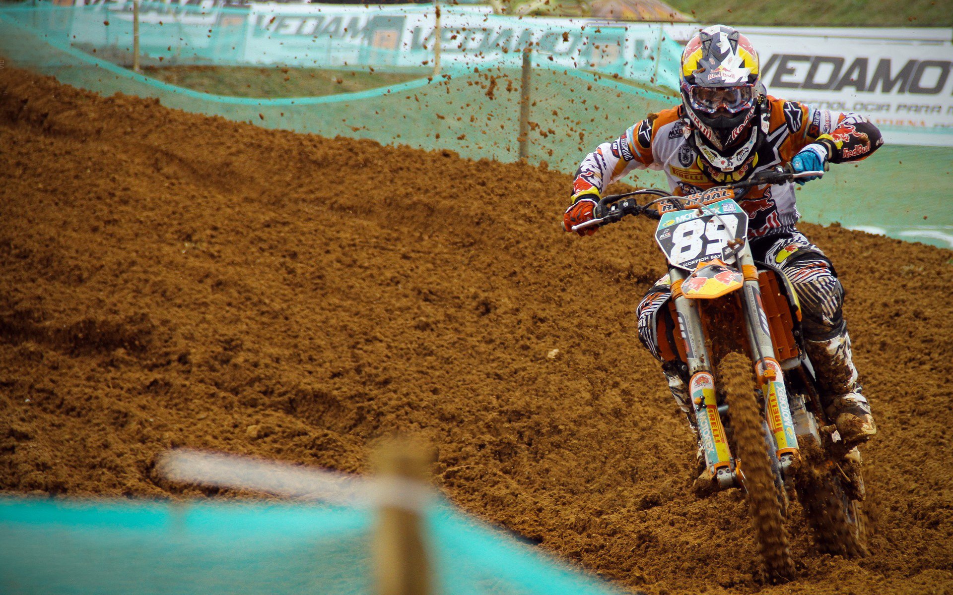 足球世界的唯一性瞬间，摩洛哥力克莱比锡红牛，基耶萨在英超争冠战中接管比赛